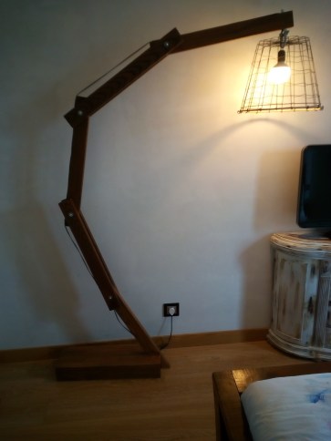 lampara flexo madera zabalibar